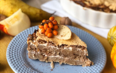 Celozrnná žemlovka s tvarohem, jablky a hruškami